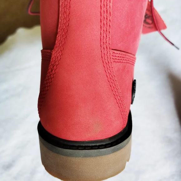 Timberland Chicago Bull's Red Boots with Black Details - Picture 10 of 16